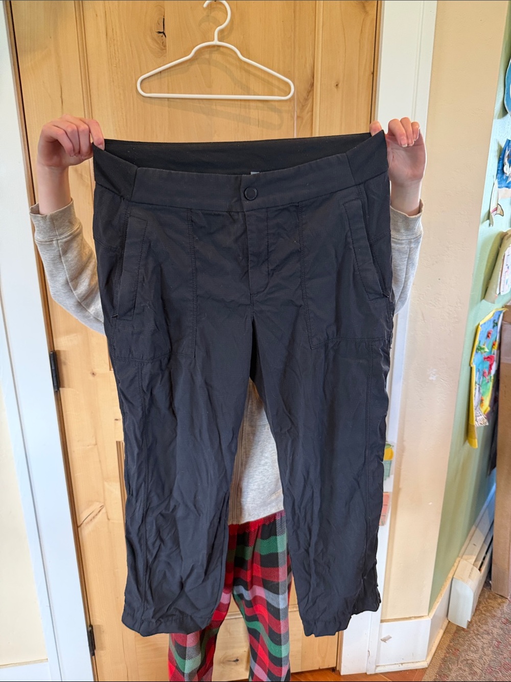 Athleta Women’s Black Cargo Stretch Pants.